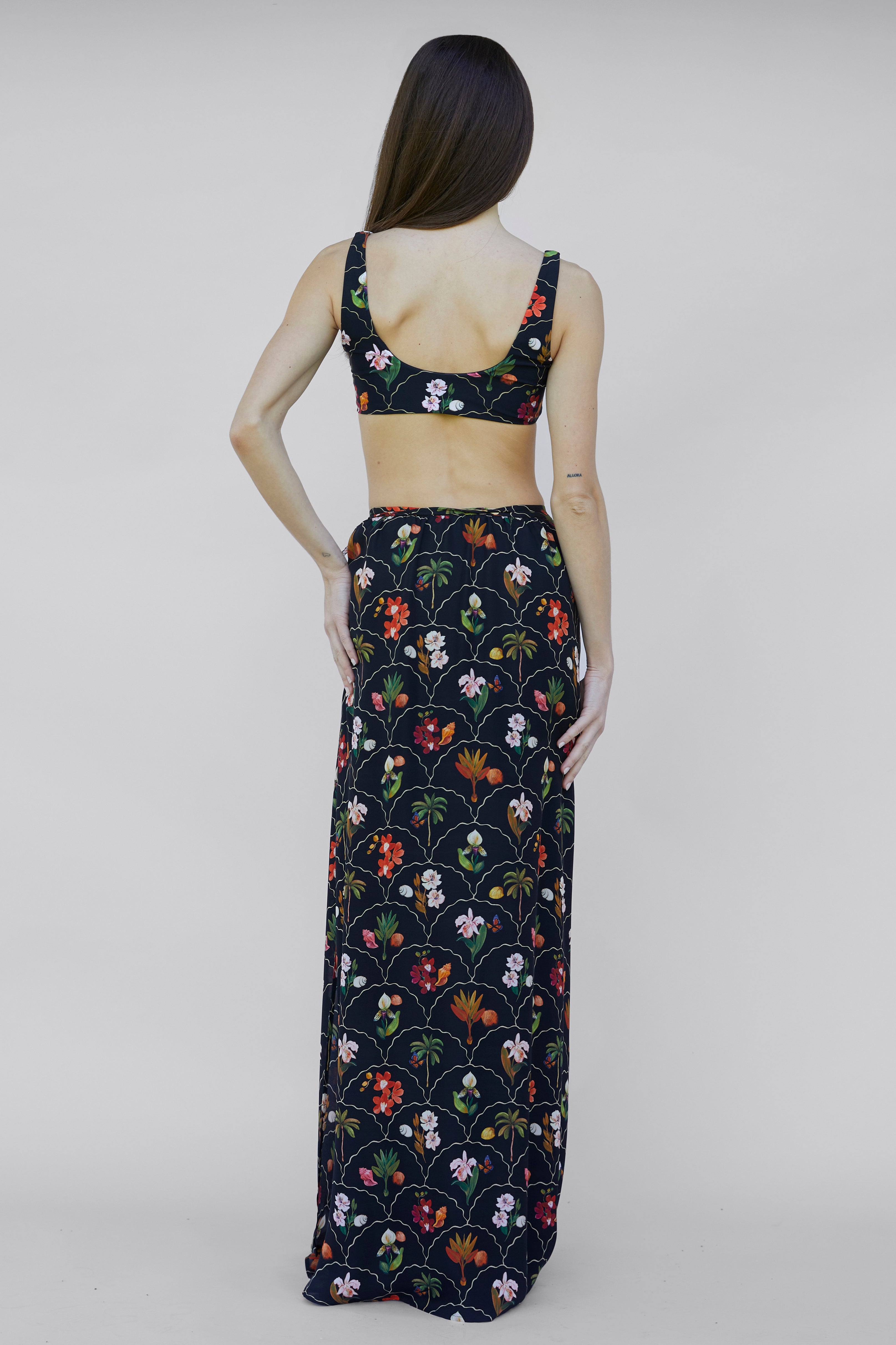 #colore_ Dark Botanica